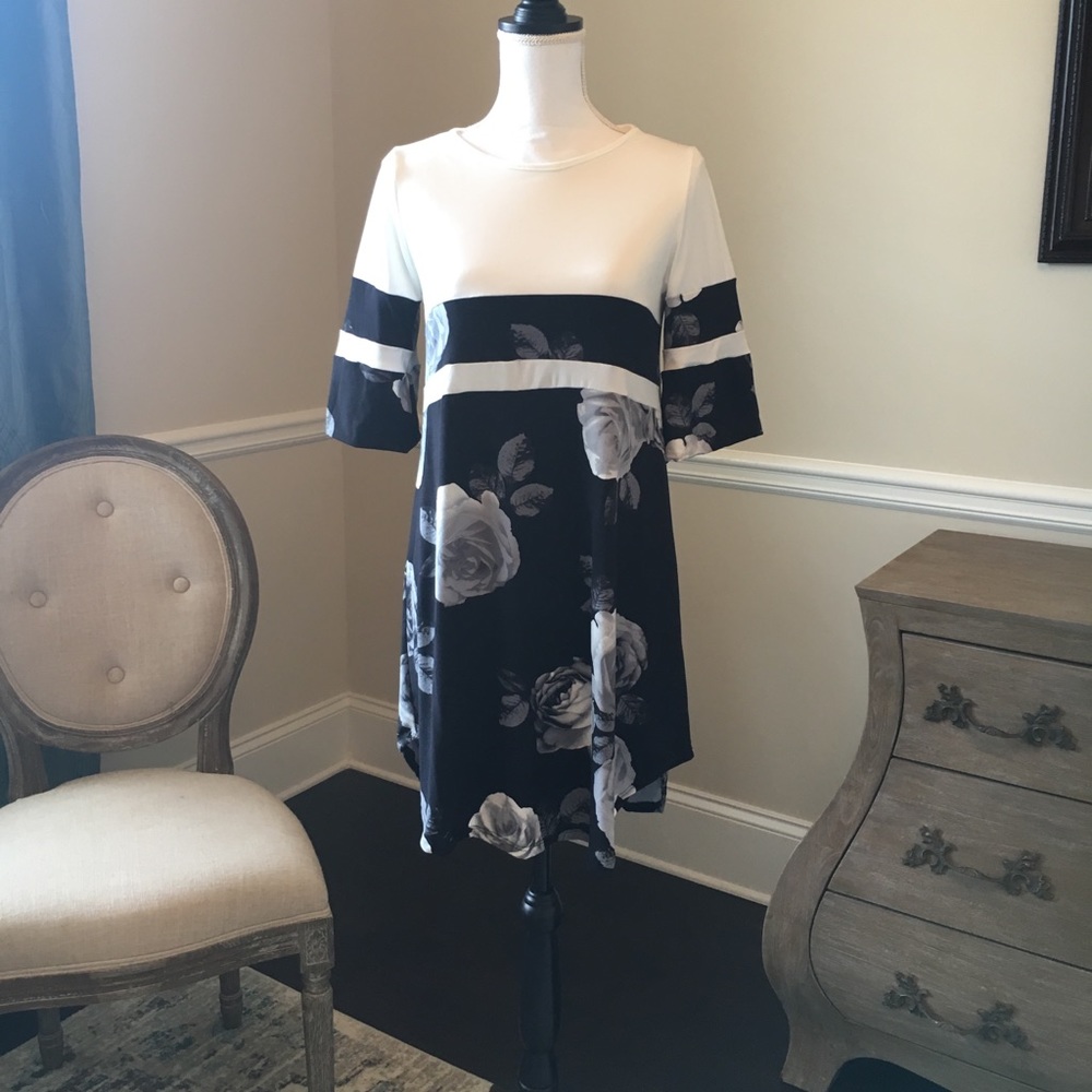 Black and white floral tunic/dress - Picture 3 of 5